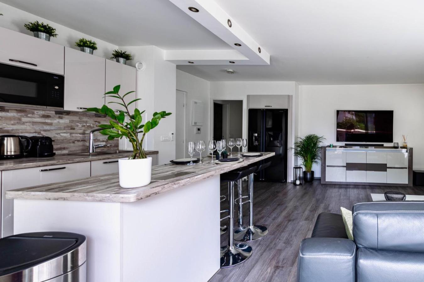 Charmant Refuge Avec Jardin, A 6 Minutes A Pied Du Metro Creteil L Echat-Lovely Retreat With Garden, Located A 6-Minute Walk From Creteil L Echat Metro Station Ngoại thất bức ảnh