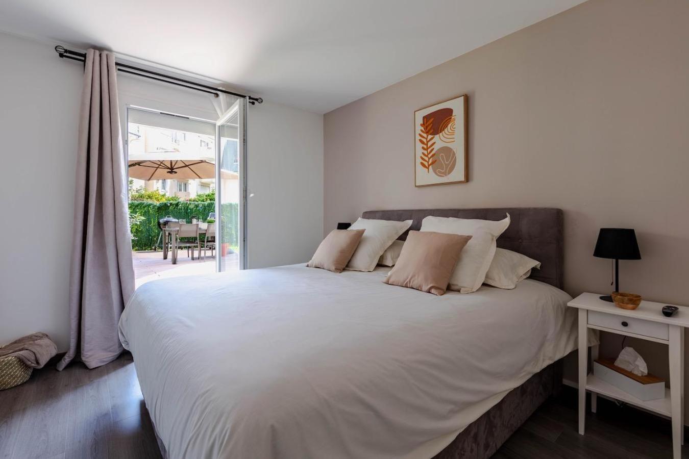 Charmant Refuge Avec Jardin, A 6 Minutes A Pied Du Metro Creteil L Echat-Lovely Retreat With Garden, Located A 6-Minute Walk From Creteil L Echat Metro Station Ngoại thất bức ảnh