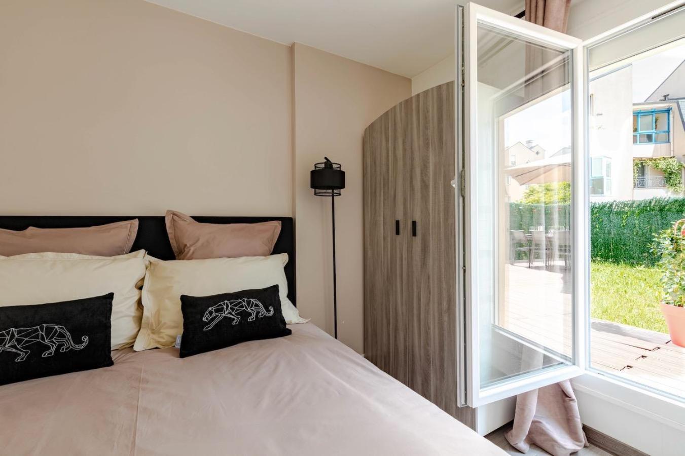 Charmant Refuge Avec Jardin, A 6 Minutes A Pied Du Metro Creteil L Echat-Lovely Retreat With Garden, Located A 6-Minute Walk From Creteil L Echat Metro Station Ngoại thất bức ảnh
