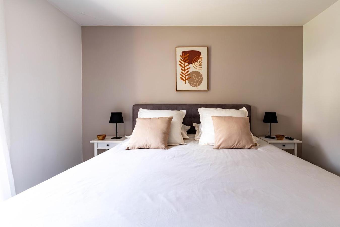 Charmant Refuge Avec Jardin, A 6 Minutes A Pied Du Metro Creteil L Echat-Lovely Retreat With Garden, Located A 6-Minute Walk From Creteil L Echat Metro Station Ngoại thất bức ảnh