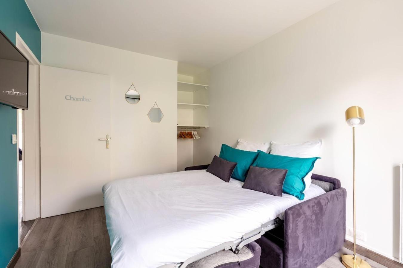 Charmant Refuge Avec Jardin, A 6 Minutes A Pied Du Metro Creteil L Echat-Lovely Retreat With Garden, Located A 6-Minute Walk From Creteil L Echat Metro Station Ngoại thất bức ảnh